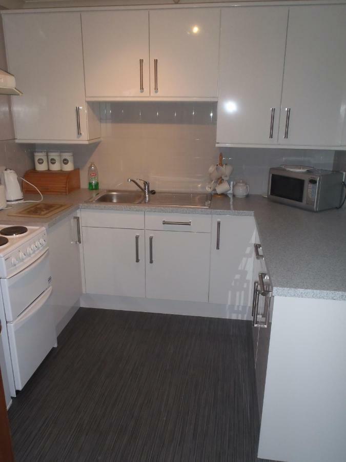 Gables Court Holiday Apartments Суонидж Экстерьер фото