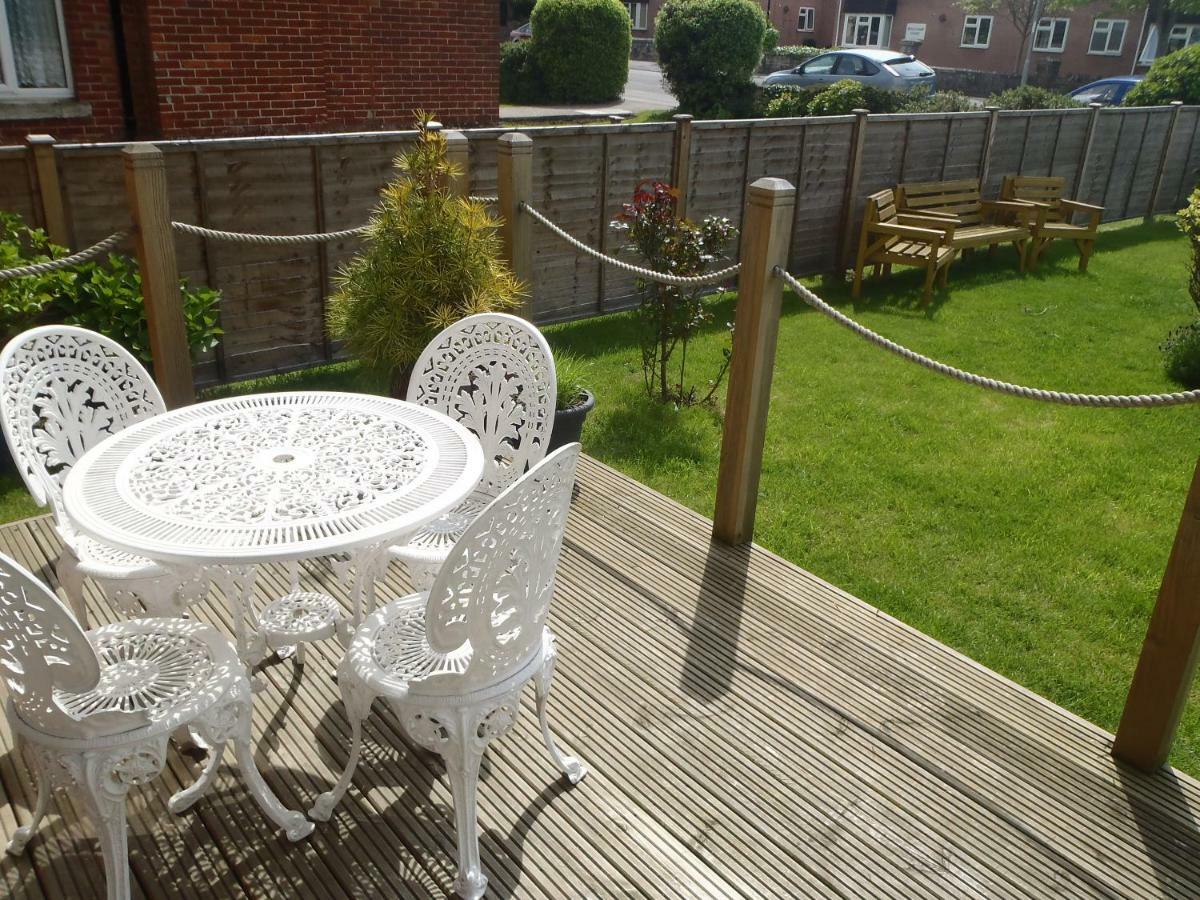 Gables Court Holiday Apartments Суонидж Экстерьер фото