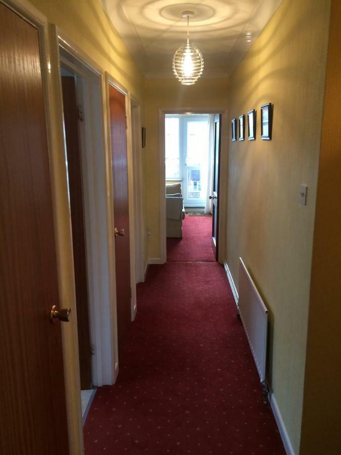 Gables Court Holiday Apartments Суонидж Экстерьер фото